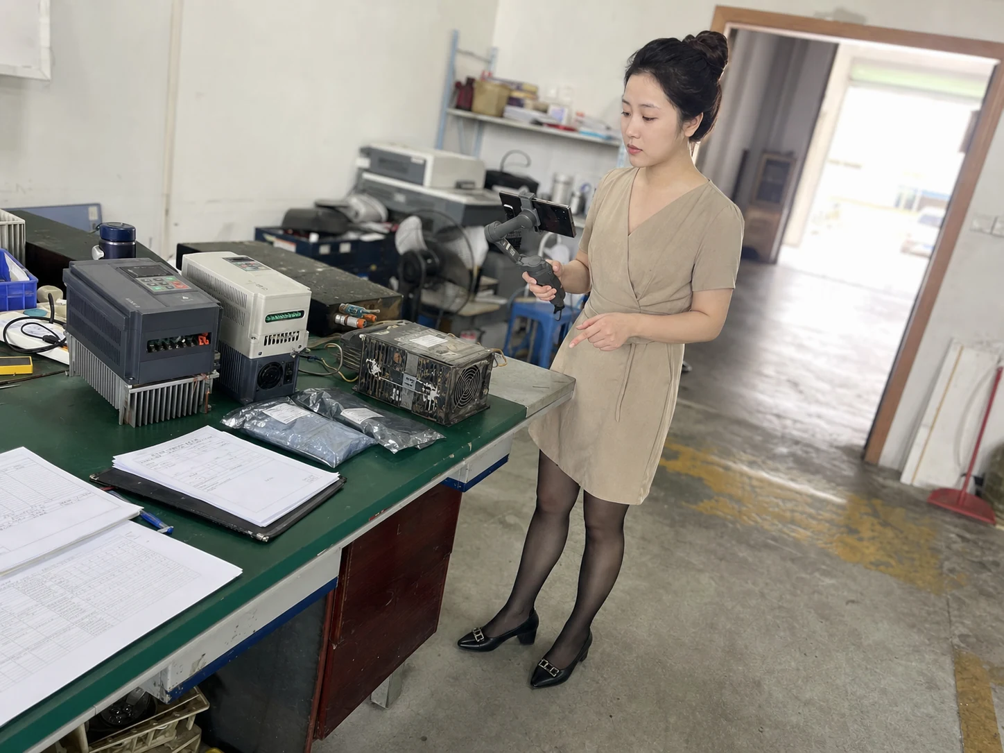 变频器加工换供应商后，先重做样机还是先对比旧批？